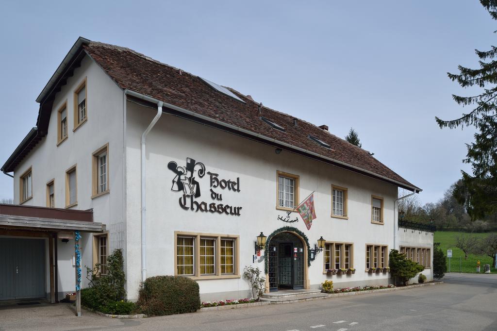Hotel Du Chasseur Enges Bagian luar foto